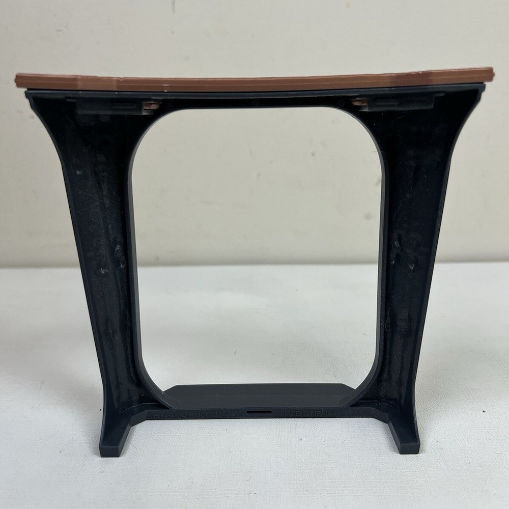 Monster High Deadluxe High School Playset Table Stand Bar Counter Doll Furniture